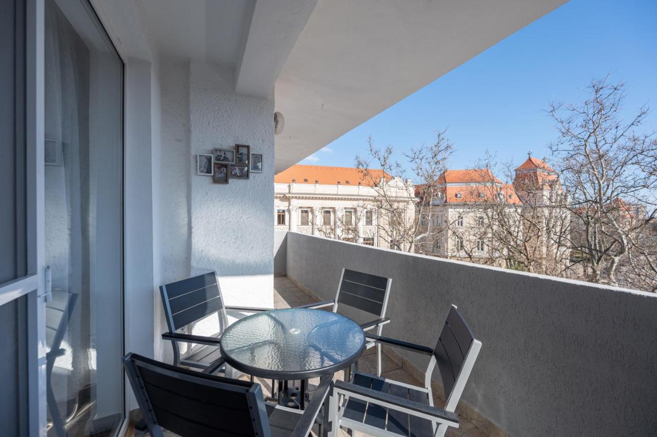 Апартаменты Haga Flat Орадя Экстерьер фото
